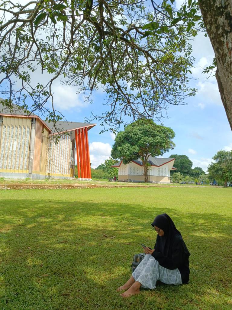 Pekarangan Masjid Sultan Alauddin, Menjadi Salah Satu Tempat Nongki&nbsp;Favorit