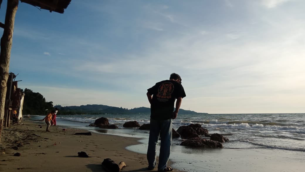 Pantai Salukaili Menjadi Tempat Favorit Kalangan Remaja Menikmati&nbsp;Sunset