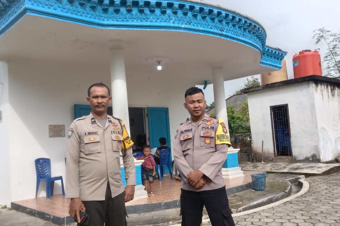 Beri Rasa Aman, Polres Bangka Barat Laksanakan Pengamanan Perayaan Natal di&nbsp;Gereja