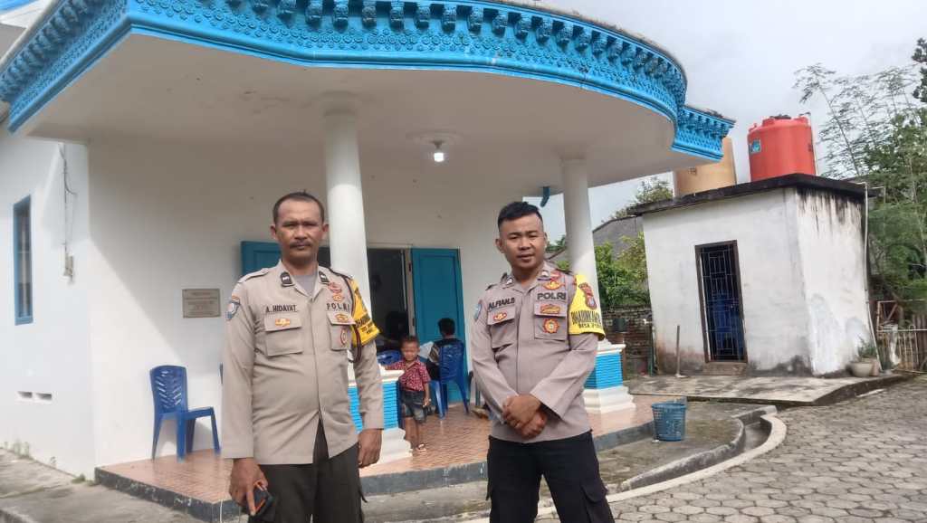 Beri Rasa Aman, Polres Bangka Barat Laksanakan Pengamanan Perayaan Natal di&nbsp;Gereja